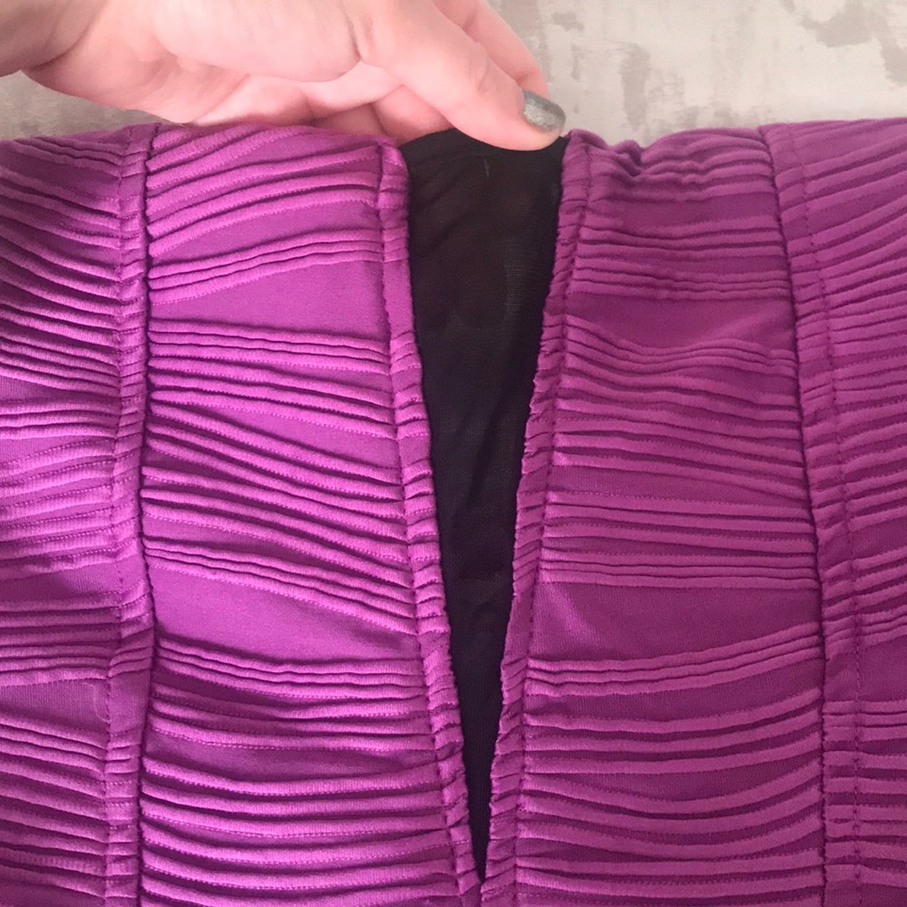 UO Reverse Halter Crop Top - Picture 3 of 5